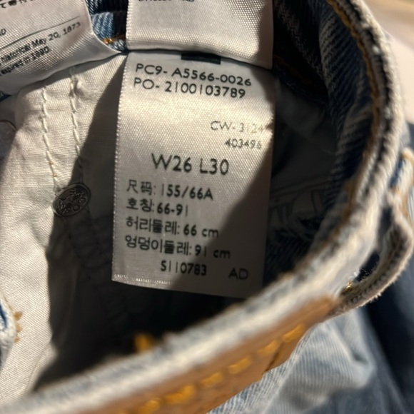 Levi's Women's Sky Blue Low rise loose fit Jeans - Picture 6 of 7